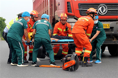 陆良沛县道路救援